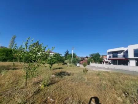 728 M2 Freistehendes, Zoniertes Wohngrundstück Zum Verkauf In Ortaca Cumhuriyet