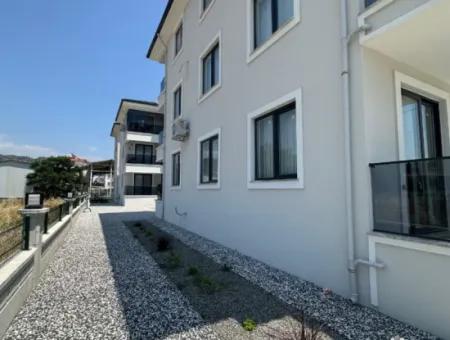 Zu Verkaufen 2 In 1 Wohnung Ohne Fußbodenheizung Schwimmbad Im Zentrum