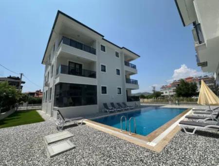 Zu Verkaufen 2 In 1 Wohnung Ohne Fußbodenheizung Schwimmbad Im Zentrum