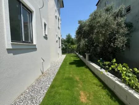 Zu Verkaufen 2 In 1 Wohnung Ohne Fußbodenheizung Schwimmbad Im Zentrum