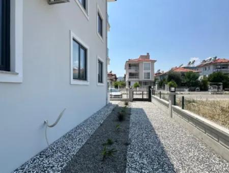 Zu Verkaufen 2 In 1 Wohnung Ohne Fußbodenheizung Schwimmbad Im Zentrum