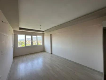 Zu Verkaufen 3 1 110 M2 Wohnung Im Zentrum Von Ortaca.