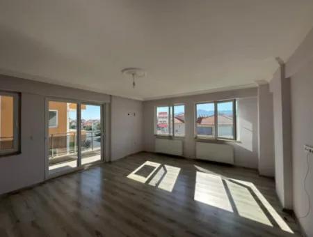 3 1St - 2Nd Floor Apartment For Rent In Ortaca Cumhuriyet