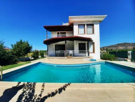Muğla Ortaca Okçularda Satılık Yüzme Havuzlu 4+1 Eşyalı Müstakil Villa