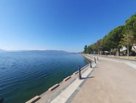 Köyceğizde Göle Yakın Yüzme Havuzlu, Eşyalı, 7+1 Müstakil Tripleks Mayısa Kadar  Kiralık