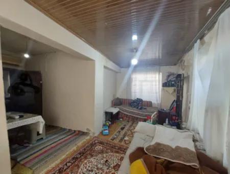 Muğla Köyceğiz Gülpınar’da Göl Yakını Bahçeli Kargir Köy Evi Satılık