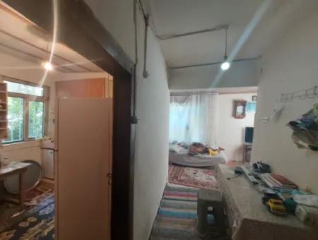 Muğla Köyceğiz Gülpınar’da Göl Yakını Bahçeli Kargir Köy Evi Satılık