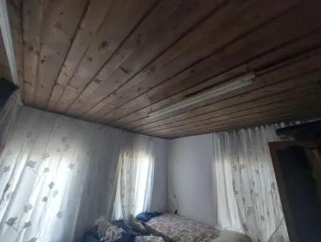 Muğla Köyceğiz Gülpınar’da Göl Yakını Bahçeli Kargir Köy Evi Satılık