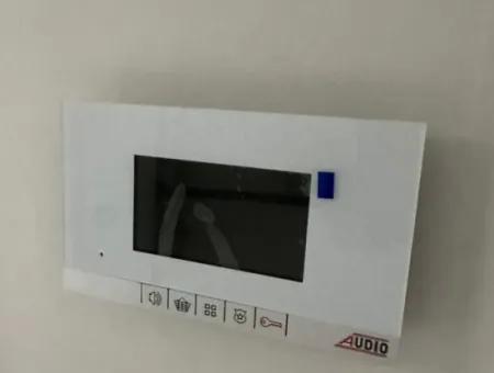 Büyük 1+1 İsteyenlere Fırsat! Eşyalı , Yeni Ve Merkezi